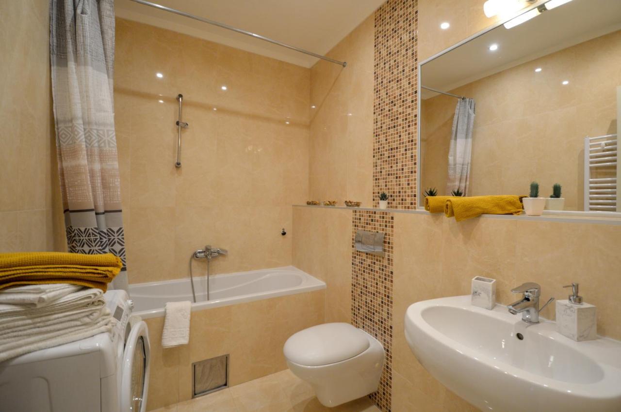 Spacious Studio Park City Νόβι Σαντ Εξωτερικό φωτογραφία